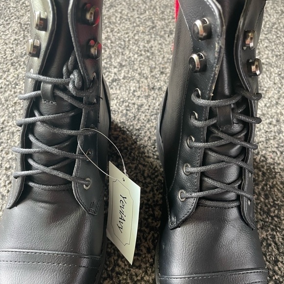 NWT-Combat Boots - Picture 7 of 8
